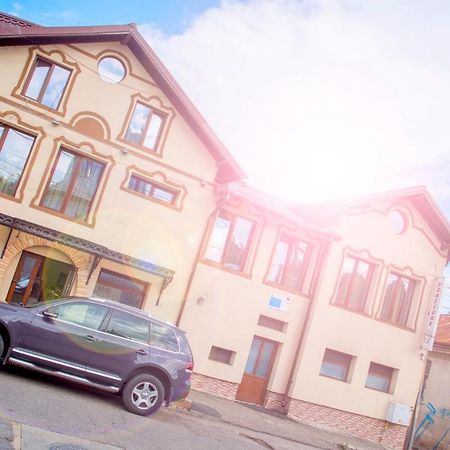 Pensiunea Un Baiat si o Fata Câmpulung Exterior foto